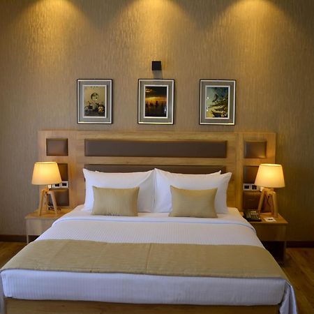 Belmont Boutique Hotel - Free Airport Shuttle Service ネゴンボ 部屋 写真